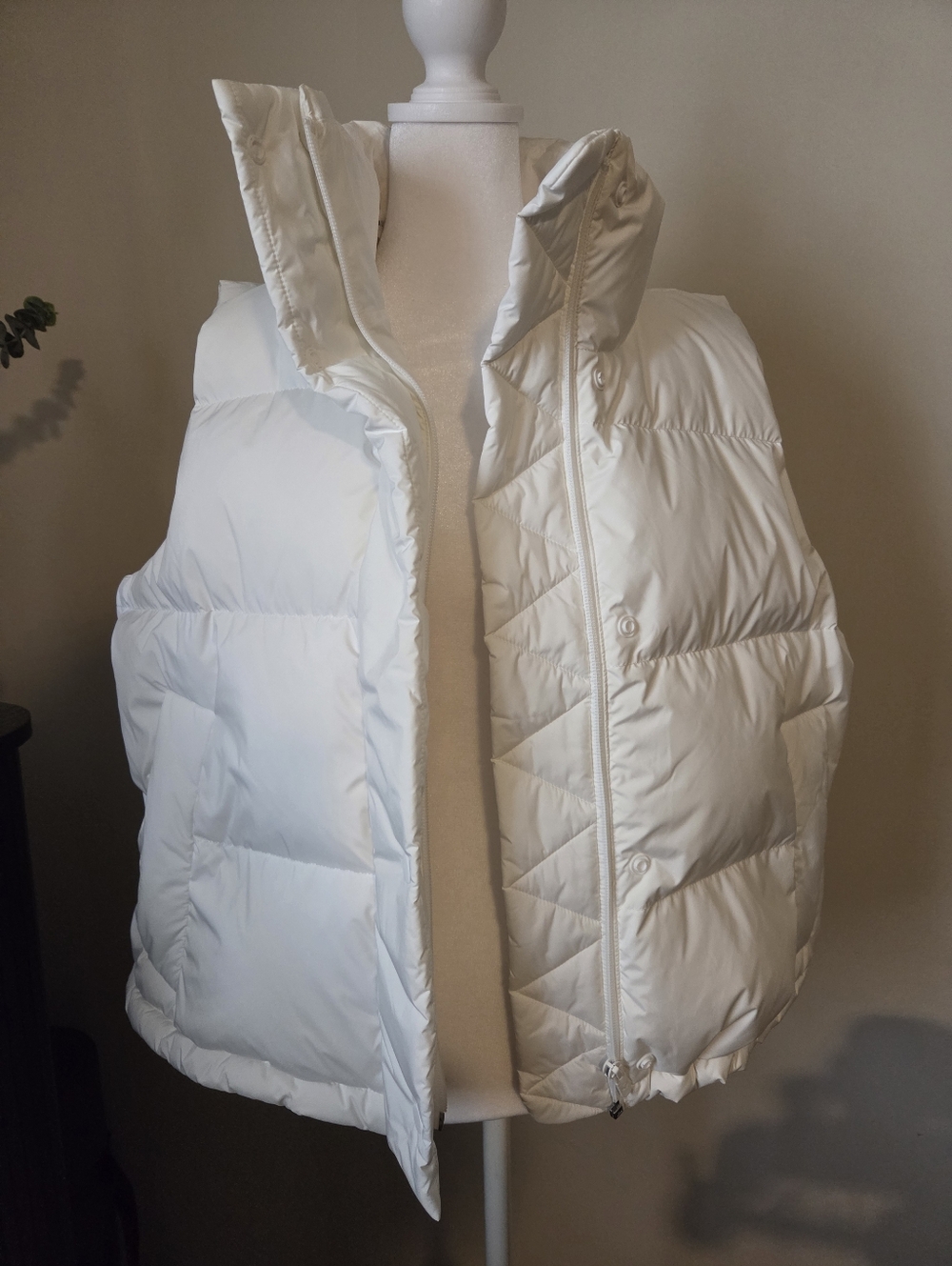 LULULEMON Wunder Puff 600 Down Fill Cropped Vest 8 White